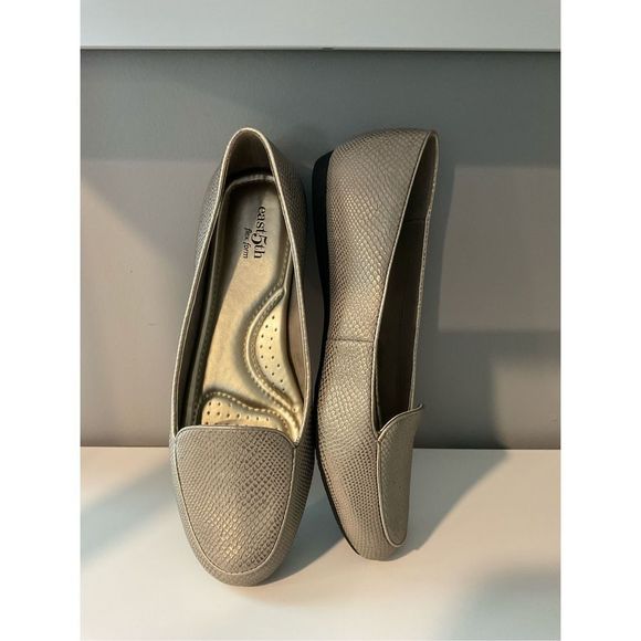 East 5th EF Eleanor - Picture 5 of 6